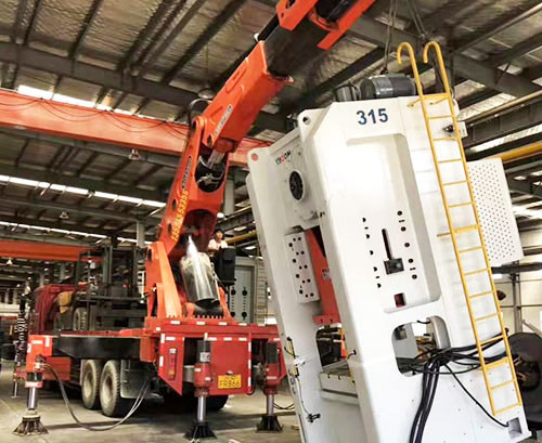 营山附近随车吊出租，轻松解决运输难题