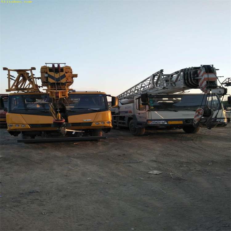 营山吊车吊挖机正确办法